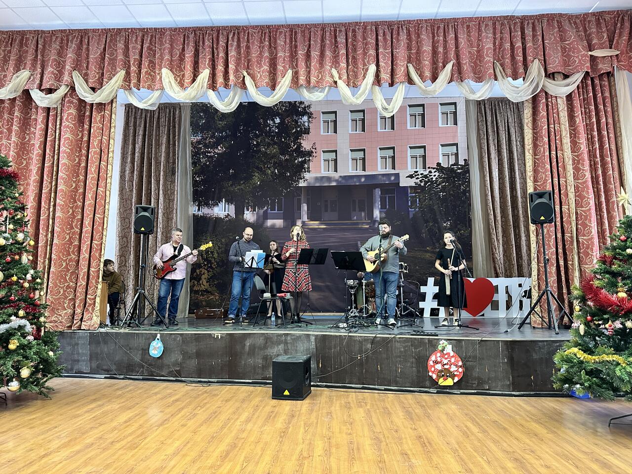 Концерт группы “The Raindrops” в Одинцовской гимназии N11